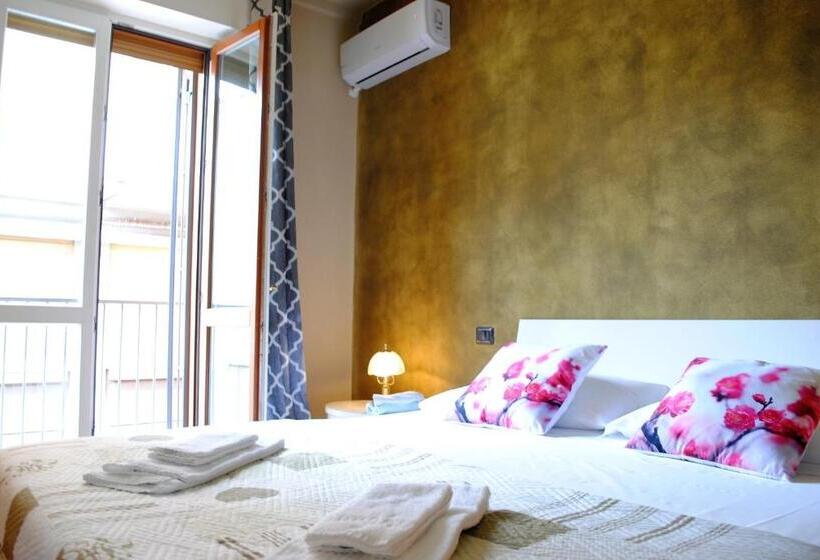 اتاق استاندارد با سرویس بهداشتی مشترک, Dreaming Piazza Bra Rooms