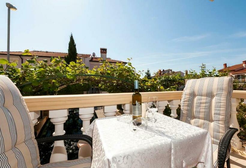 带阳台的豪华间, Villa Allegria