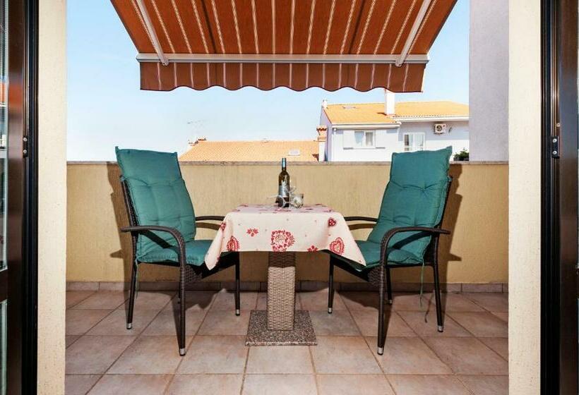 带阳台的豪华间, Villa Allegria