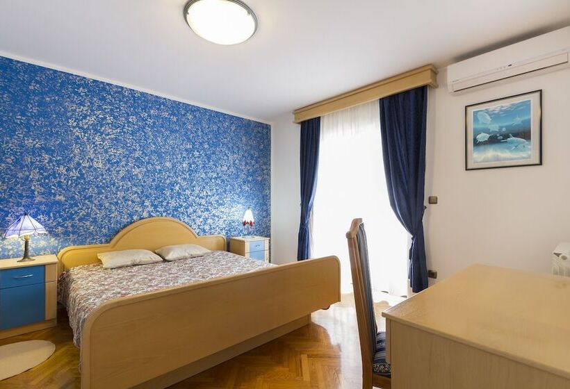 带阳台的豪华间, Villa Allegria