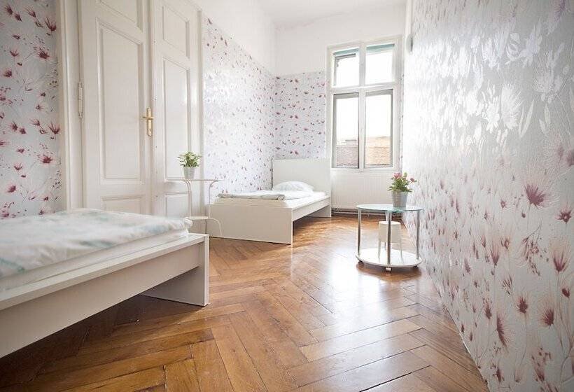 חדר סטנדרד יחיד חדר אמבטיה משותף, Guesthouse Centar 2