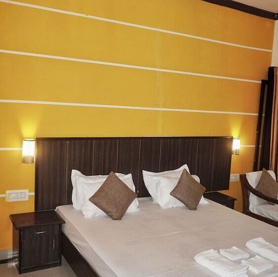 Номер Deluxe, Headquarter Khajuraho