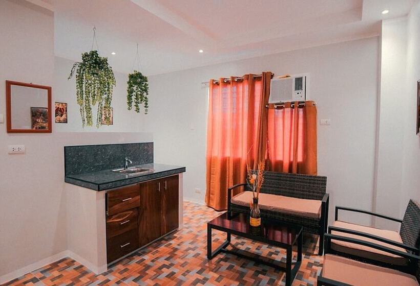 استودیوی لوکس, Kingswick Residences & Lodge