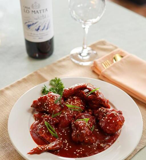 استودیوی لوکس, Kingswick Residences & Lodge