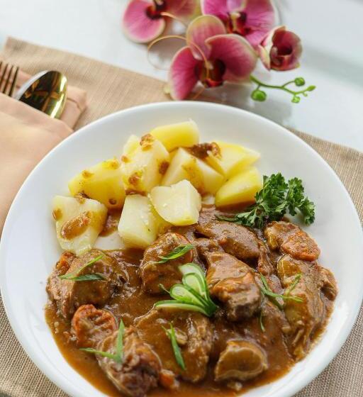 استودیوی لوکس, Kingswick Residences & Lodge