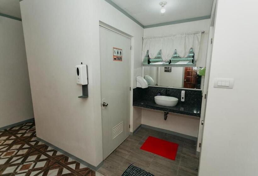带共用浴室的标准房间, Kingswick Residences & Lodge