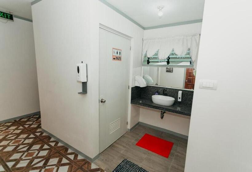 اتاق استاندارد با سرویس بهداشتی مشترک, Kingswick Residences & Lodge