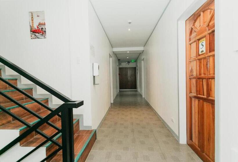 استودیوی لوکس, Kingswick Residences & Lodge