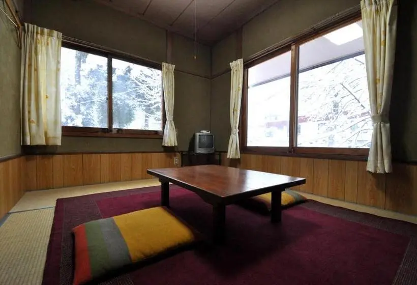 اتاق استاندارد سه نفره, Pension Risuno Koya