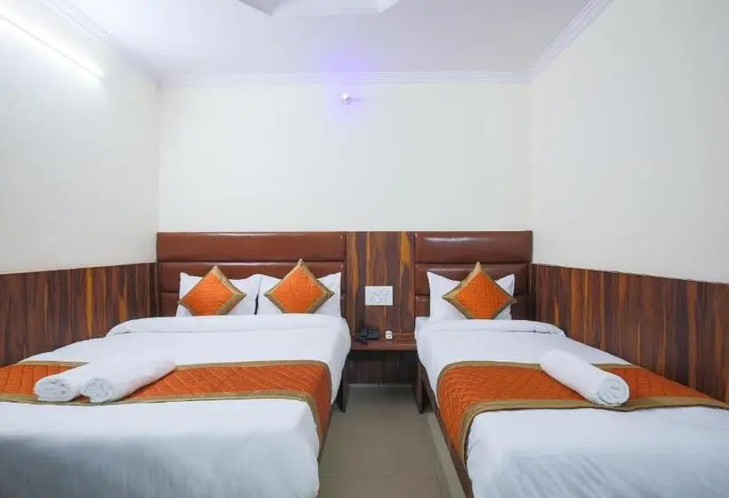 Basic Kolmen Hengen Huone, Sweet Home Dx I Nearby New Delhi Railway Station