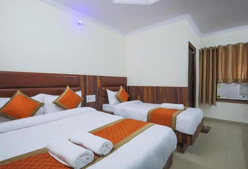 Basic Kolmen Hengen Huone, Sweet Home Dx I Nearby New Delhi Railway Station