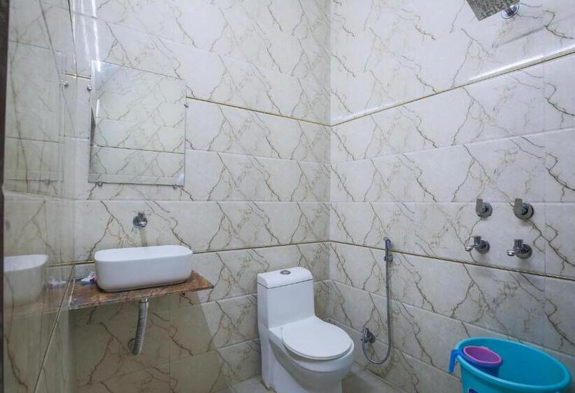 اتاق ساده سه‌ نفره, Sweet Home Dx I Nearby New Delhi Railway Station