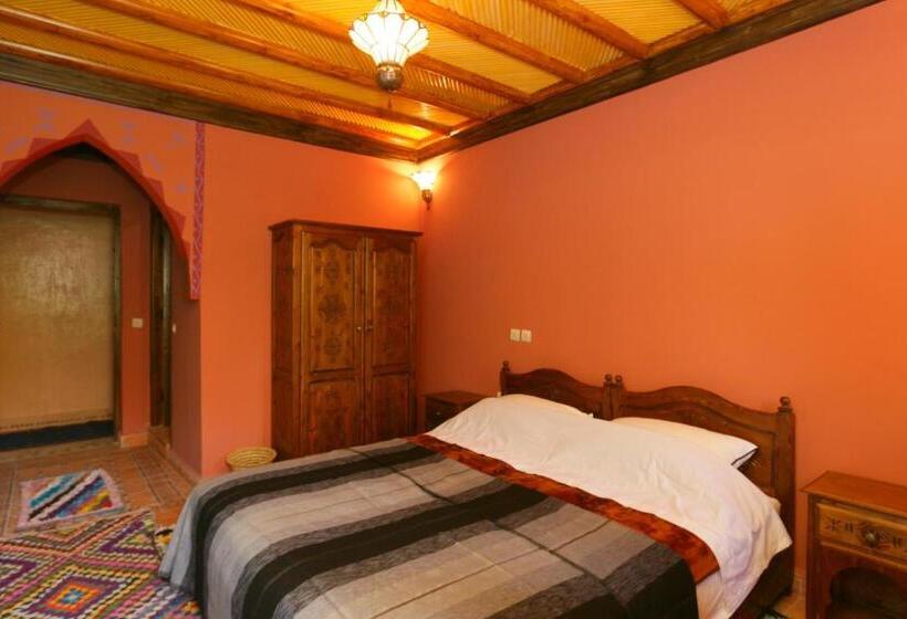 غرفة قياسية مزوَّدة بشُرفة, Atlas Imoula