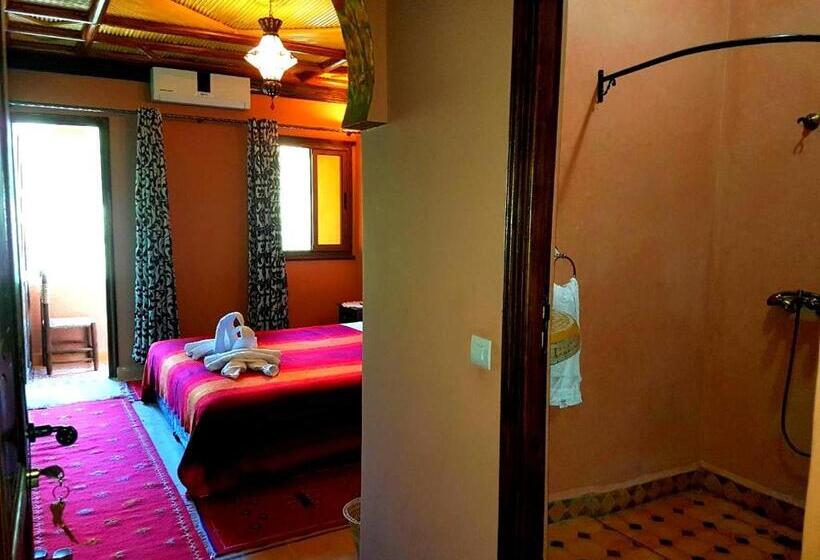 غرفة قياسية مزوَّدة بشُرفة, Atlas Imoula