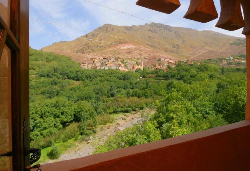 غرفة قياسية ثلاثية مزودة بشرفة, Atlas Imoula