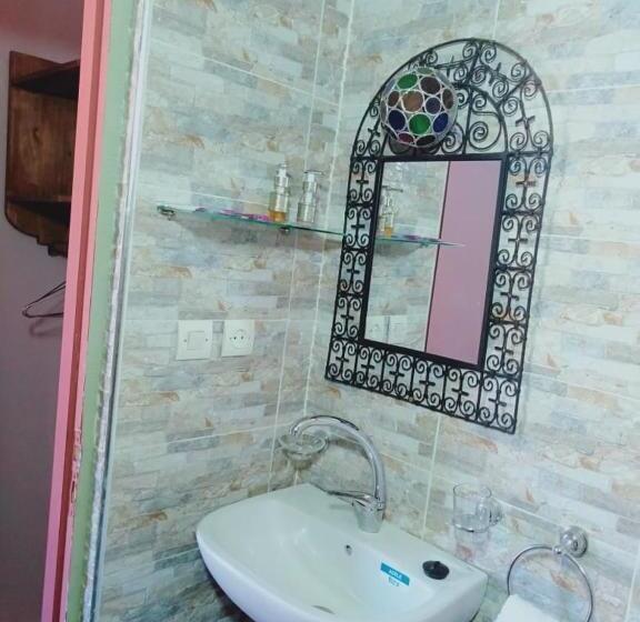 غرفة قياسية ثلاثية, Atlas Imoula