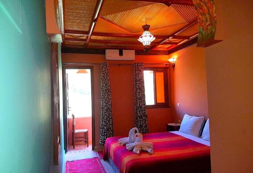 غرفة قياسية مزوَّدة بشُرفة, Atlas Imoula