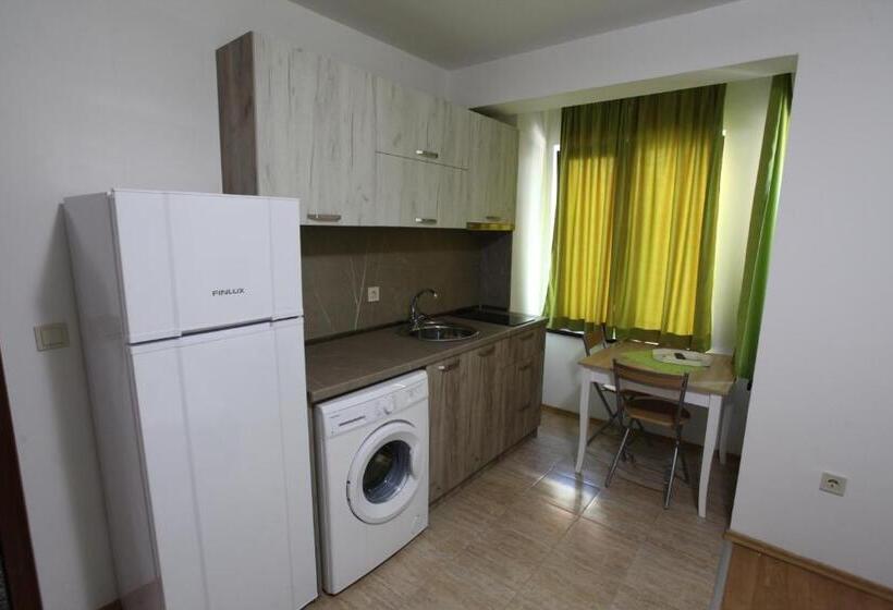 デラックススタジオ, Villa Salena