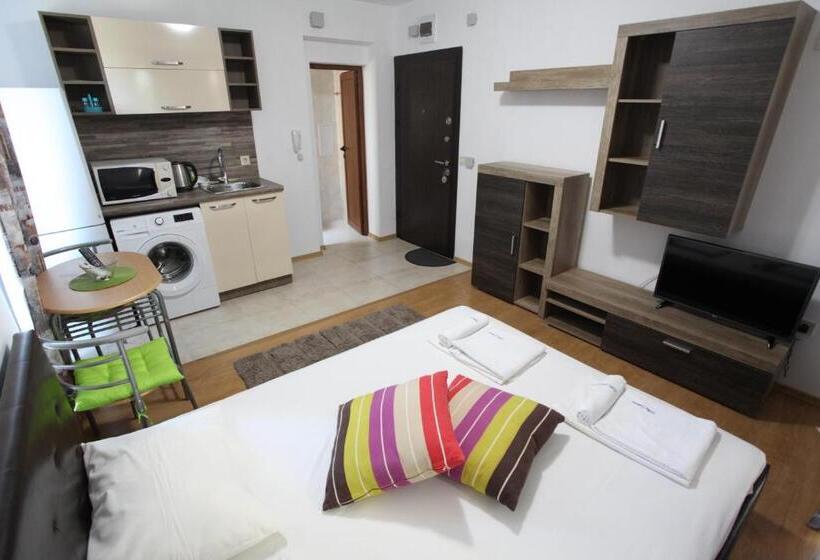 デラックススタジオ, Villa Salena