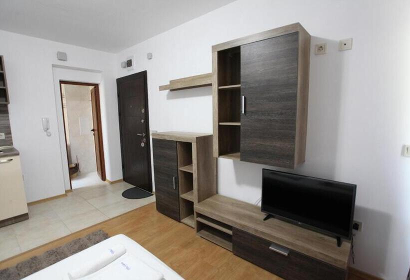 デラックススタジオ, Villa Salena