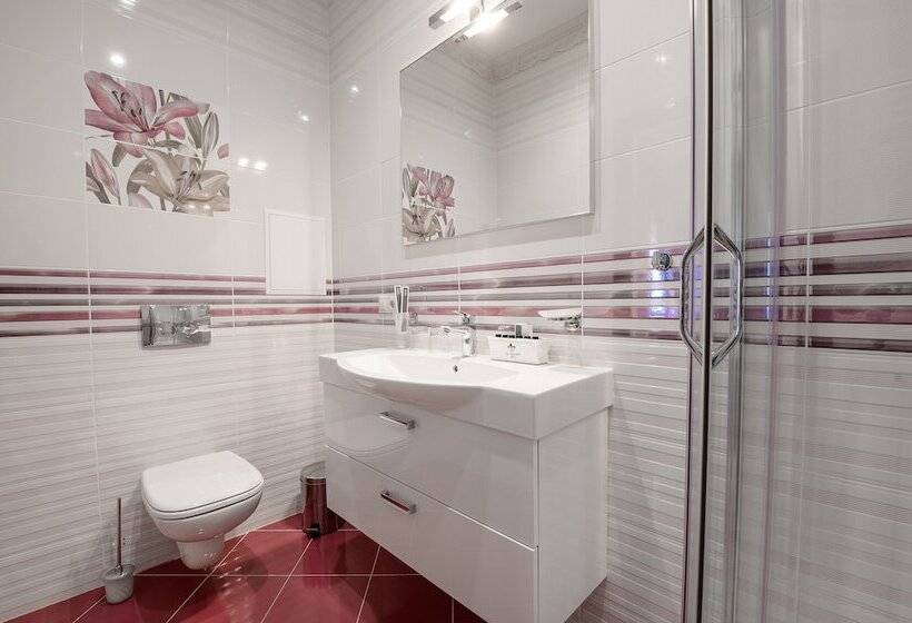 سوییت جونیور, Villa Italy