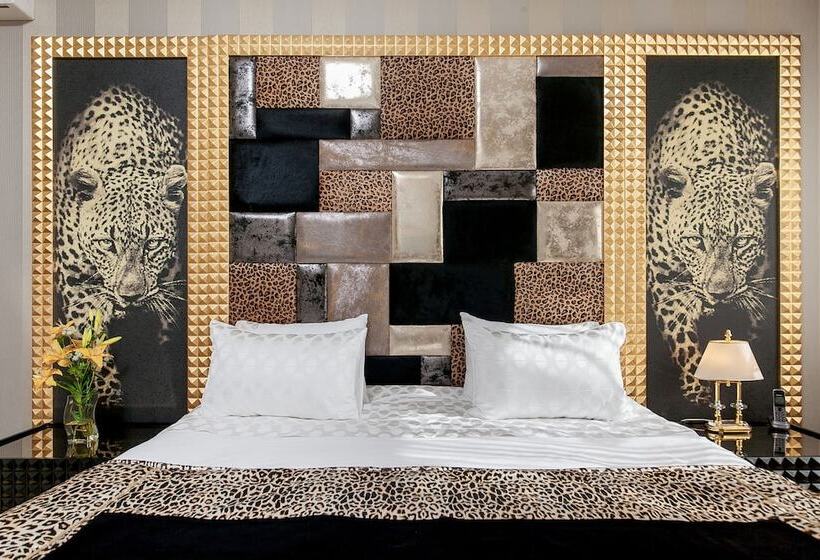 سوییت جونیور, Villa Italy