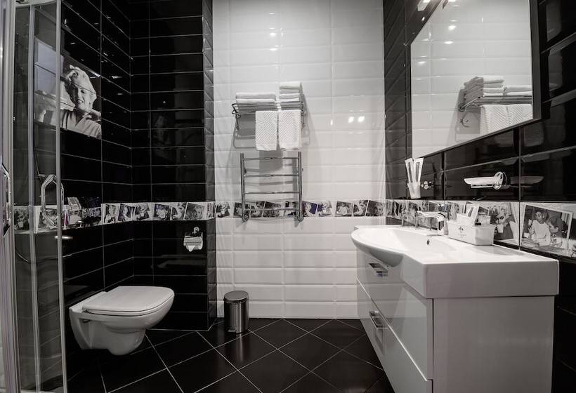 سوییت, Villa Italy