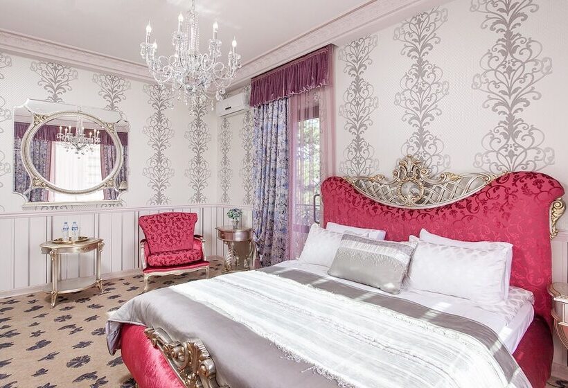 سوییت, Villa Italy