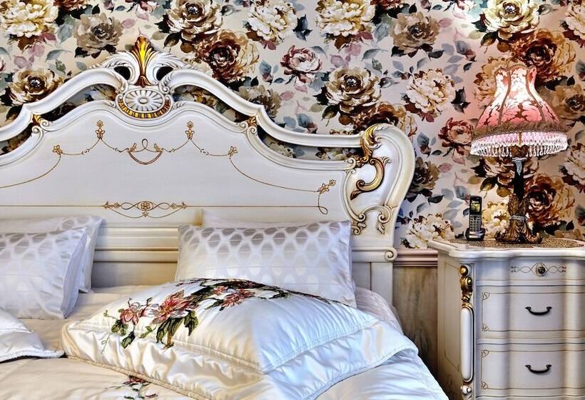 سوییت سوپریور, Villa Italy