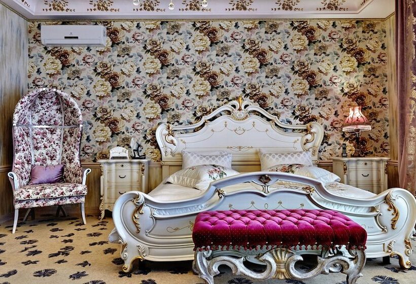 سوییت سوپریور, Villa Italy