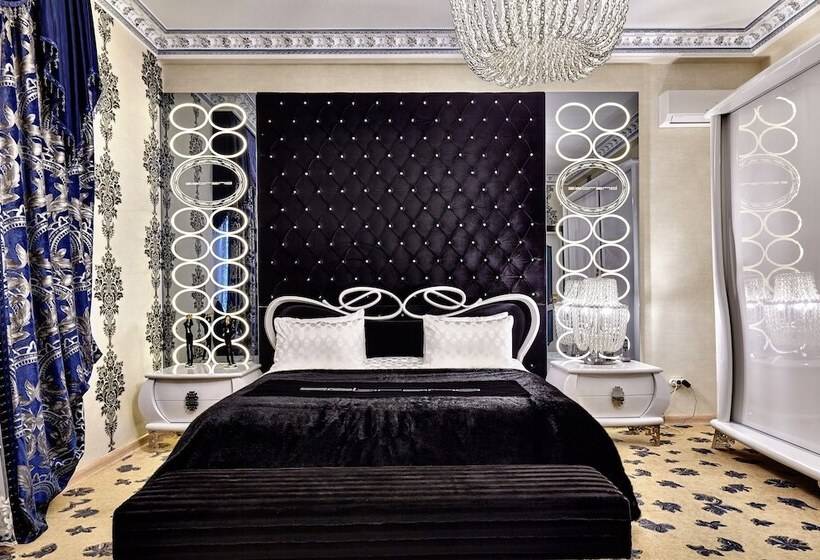 سوییت سوپریور, Villa Italy