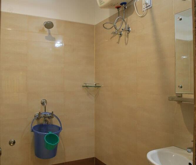 Quarto Deluxe, Kumud Plaza