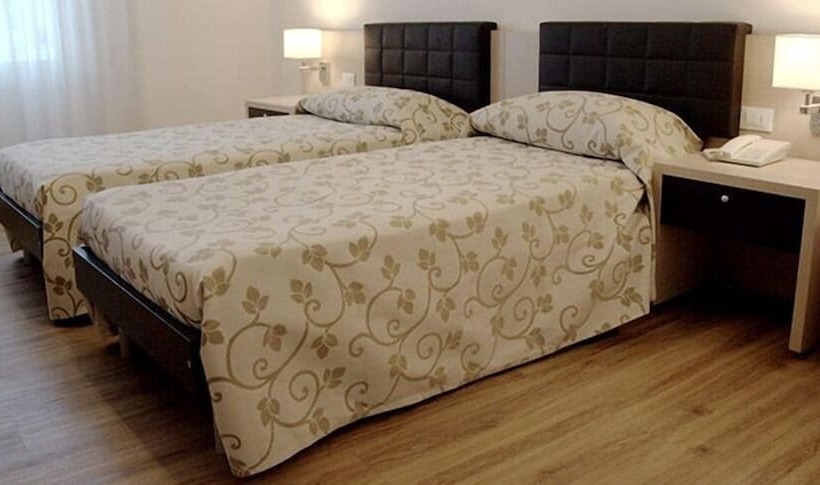 스탠다드 트리플 룸, Locanda L'ombrosa