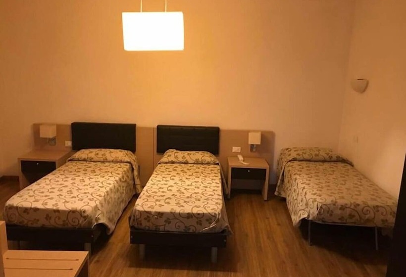 스탠다드 트리플 룸, Locanda L'ombrosa