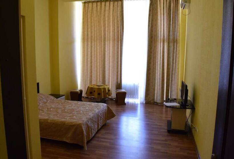 اتاق استاندارد با بالکن, Niagara Falls