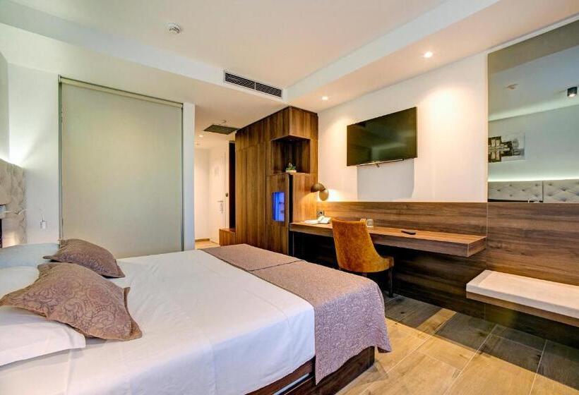 اتاق استاندارد با چشم‌انداز باغ, Scala D Oro