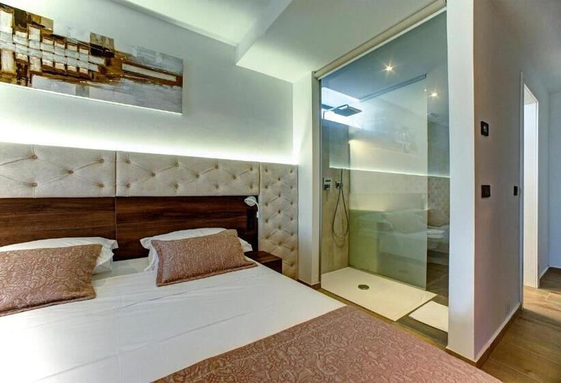 اتاق استاندارد با چشم‌انداز باغ, Scala D Oro