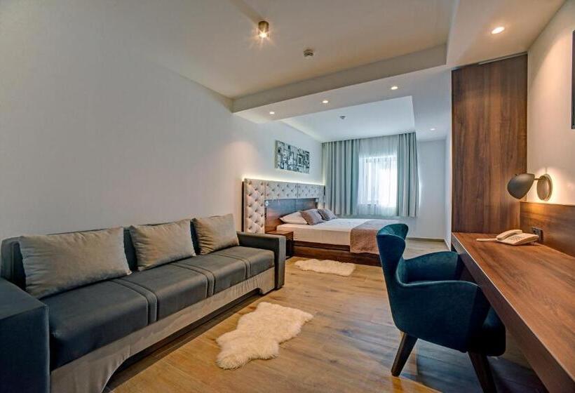 اتاق استاندارد با چشم‌انداز باغ, Scala D Oro