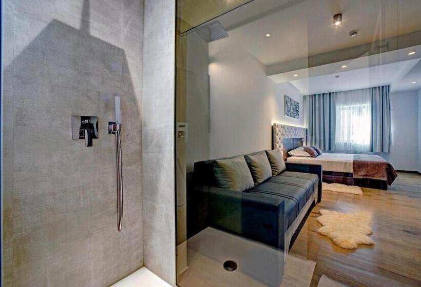 اتاق استاندارد با چشم‌انداز باغ, Scala D Oro