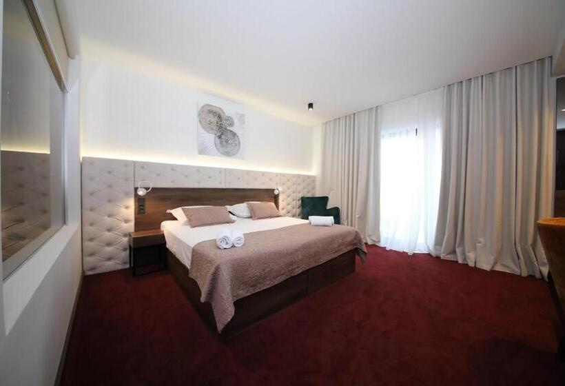 اتاق استاندارد با بالکن, Scala D Oro