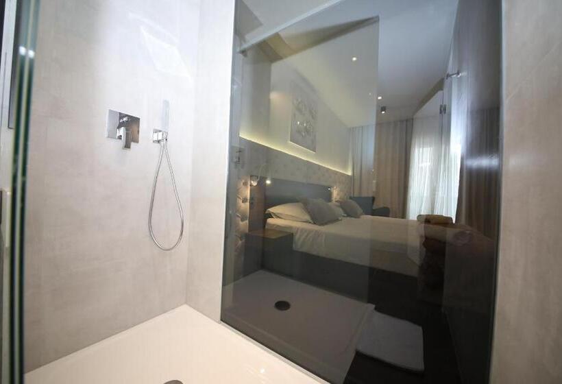 اتاق استاندارد با بالکن, Scala D Oro