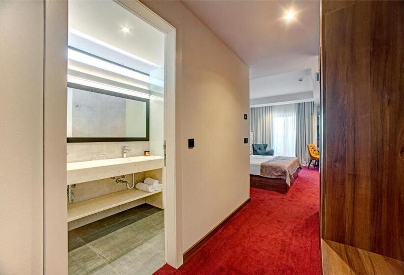 اتاق استاندارد با بالکن, Scala D Oro