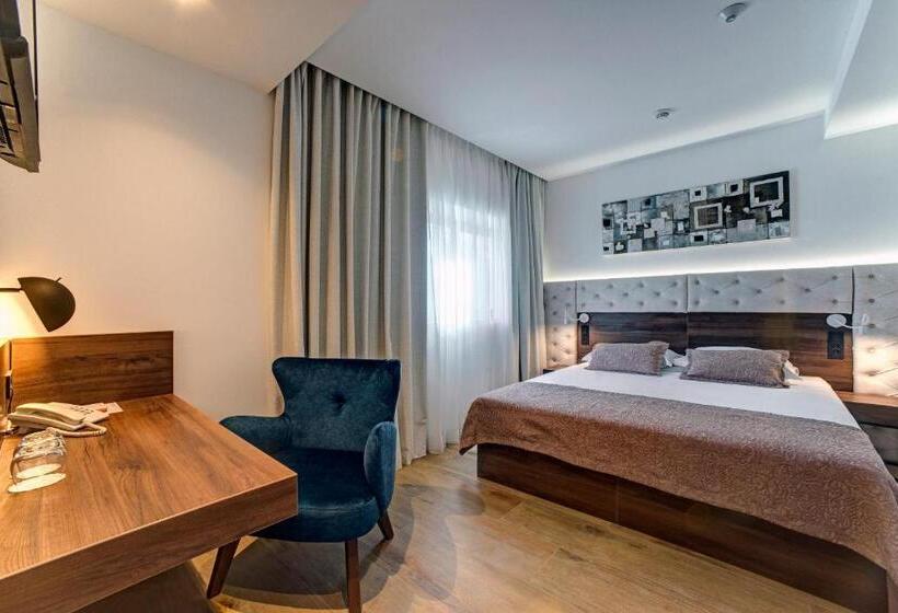 اتاق استاندارد برای معلولان, Scala D Oro