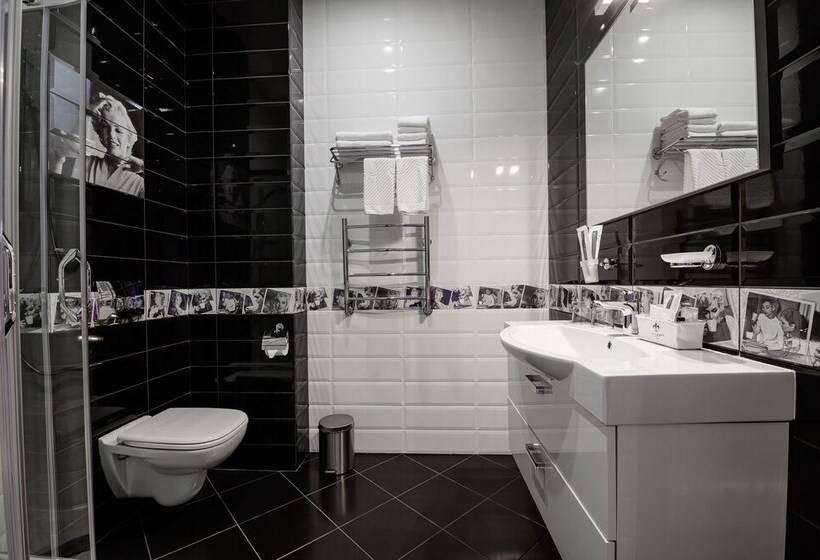 سوییت, Villa Italy