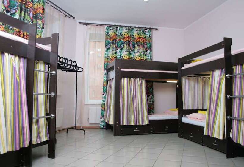 Кровать в Общей Комнате, Like Hostel Tolyatti Sportivnaya