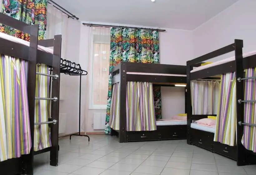 ルームシェアのワンベッド, Like Hostel Tolyatti Sportivnaya