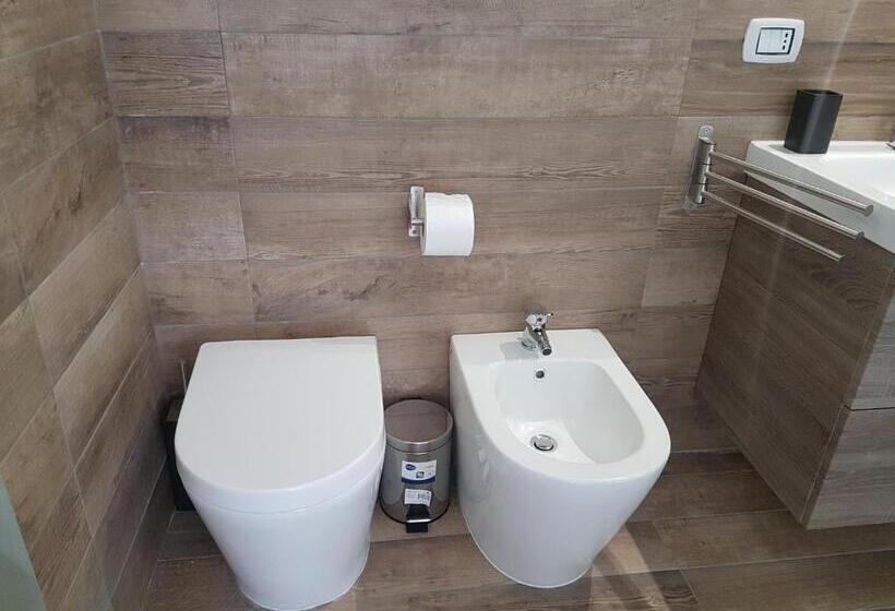 غرفة قياسية, Maqueda Home