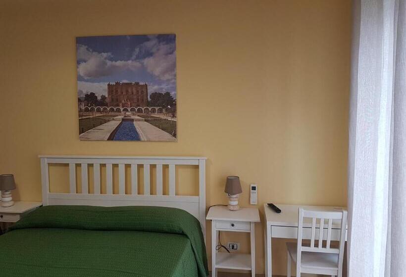 غرفة قياسية, Maqueda Home