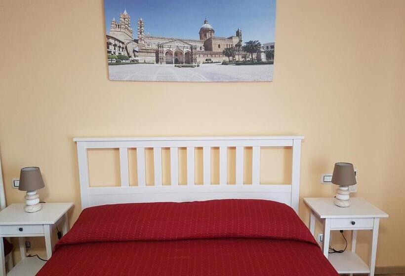 غرفة قياسية, Maqueda Home