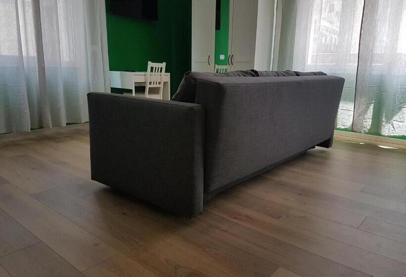 豪华套房, Maqueda Home